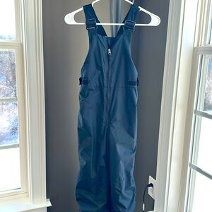 Columbia kids ski/snow bib/overalls. Great condition.